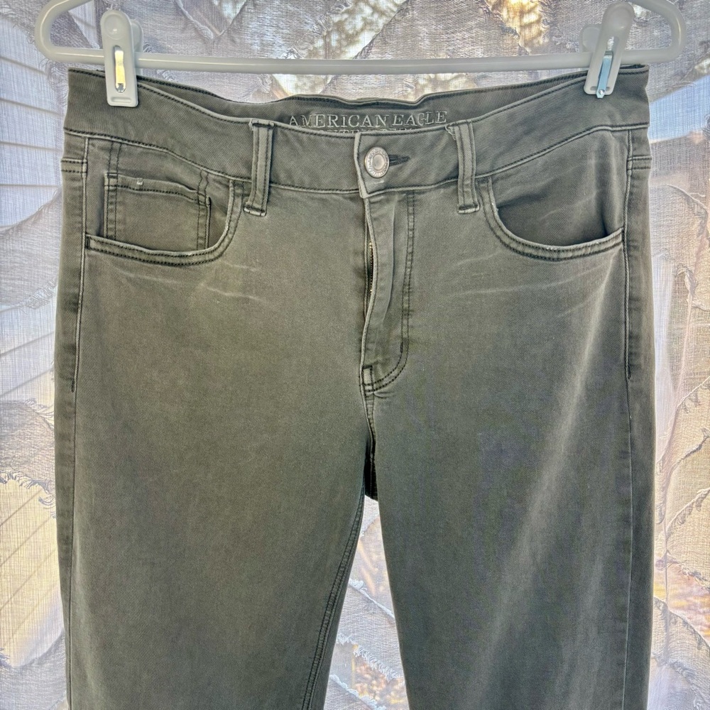 American Eagle Women's Super Stretch Olive Green Straight Leg Denim Jeans Size 4 - Picture 9 of 13